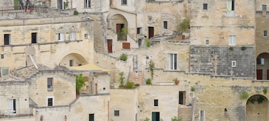 Image d’exemple montrant un paysage urbain avec un suréchantillonnage de 6K