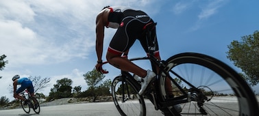 Image d’illustration de cyclistes en pleine course