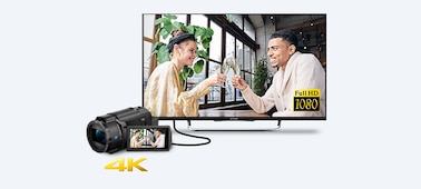 Image d'un couple, illustrant la conversion descendante depuis la 4K, affichée sur téléviseur plein HD