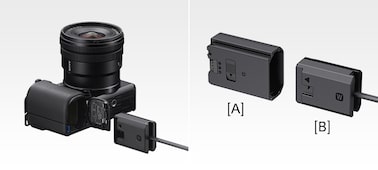 [Gauche] Image produit montrant la plaque de connexion pour NP-FW50 insérée dans le logement de la batterie de l’appareil photo ZV-E10. [Droite] Images produit montrant : A : la plaque de connexion pour NP-FZ100; B : la plaque de connexion pour NP-FW50 sur le câble.